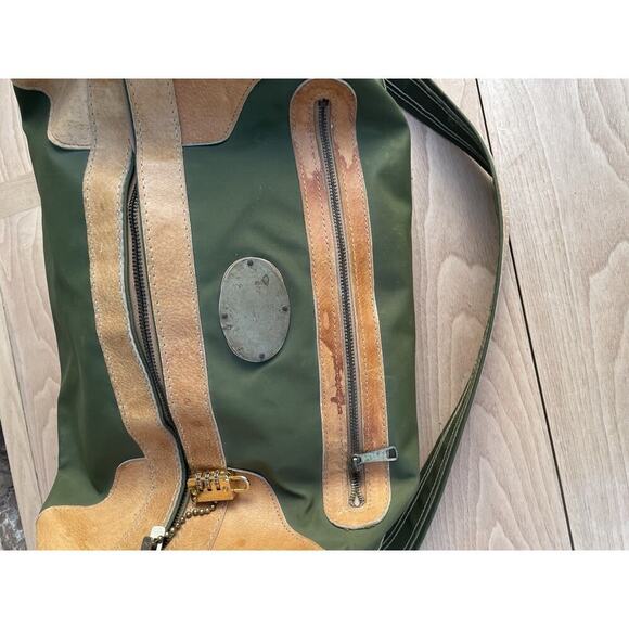 Vintage Leather Duffle Bag Weekender Carry On Bag Invicta EUC 1980s - Picture 9 of 15